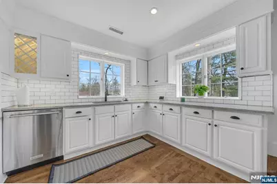 8 Glenwood, Parsippany, NJ 07834 - Photo 11