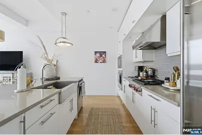 9 Somerset Lane 408 #408, Edgewater, NJ 07020 - Photo 9