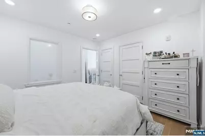 9 Somerset Lane 408 #408, Edgewater, NJ 07020 - Photo 5
