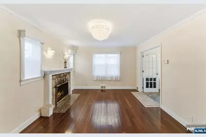 820 Elizabeth Street, Ridgefield, NJ 07657 - Photo 5