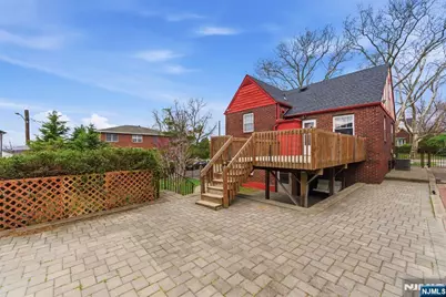 820 Elizabeth Street, Ridgefield, NJ 07657 - Photo 3