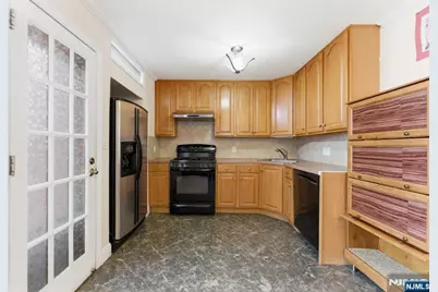 820 Elizabeth Street, Ridgefield, NJ 07657 - Photo 9