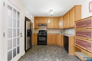 820 Elizabeth St, Ridgefield, NJ 07657 - Photo 9