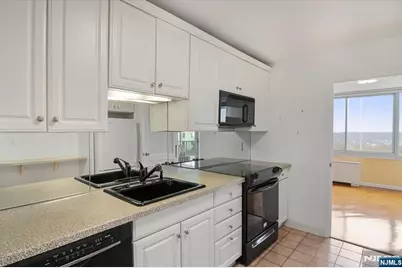 1 Claridge Drive 523 #523, Verona, NJ 07044 - Photo 11