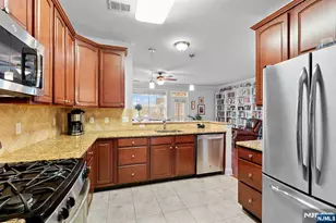 8 Cliff Road B3, Woodland Park, NJ 07424 - Photo 9