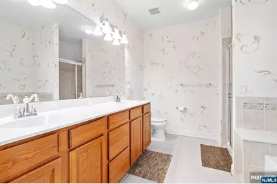 8 Cliff Road B3 #B3, Woodland Park, NJ 07424 - Photo 17