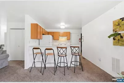 120 Carnegie Place, Union Township, NJ 07088 - Photo 15