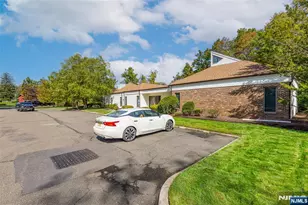 1 Bentley Dr 3, Franklin Lakes, NJ 07417 - Photo 3