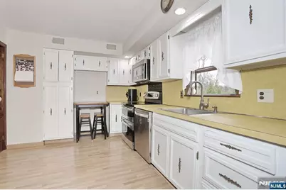 26 Wareham Road, Dumont, NJ 07628 - Photo 15