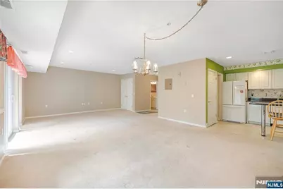 401 Dercole 111 #111, Norwood, NJ 07642 - Photo 7