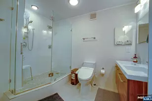 200 Winston Dr 2319, Cliffside Park, NJ 07010 - Photo 21