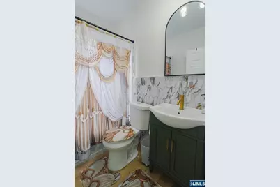 130 Elmwood Avenue, East Orange, NJ 07018 - Photo 23