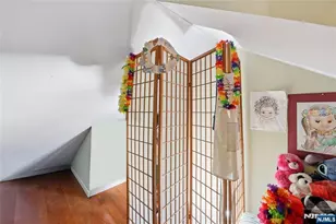 528 Wyndham Rd, Teaneck Township, NJ 07666 - Photo 31