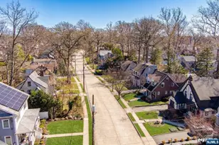 528 Wyndham Rd, Teaneck Township, NJ 07666 - Photo 37