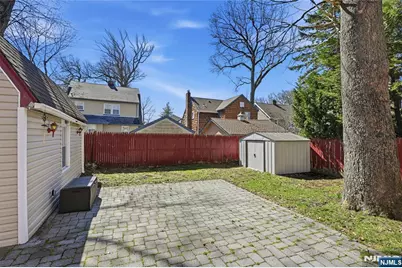 528 Wyndham Road, Teaneck Township, NJ 07666 - Photo 33