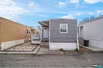 21 Helen, Moonachie, NJ 07074 - Photo 19