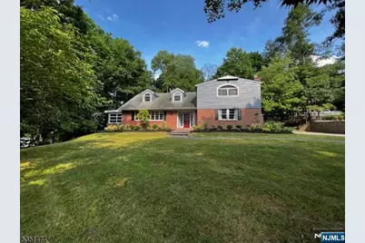 56 Grandview Place, North Caldwell, NJ 07006 - Photo 3