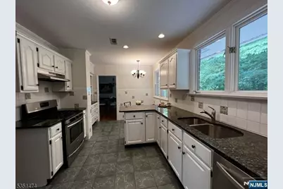 56 Grandview Place, North Caldwell, NJ 07006 - Photo 17