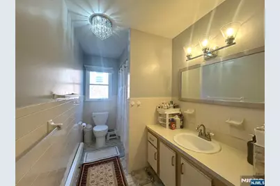 525 Stuyvesant Avenue, Lyndhurst Township, NJ 07071 - Photo 19