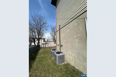 525 Stuyvesant Avenue, Lyndhurst Township, NJ 07071 - Photo 39