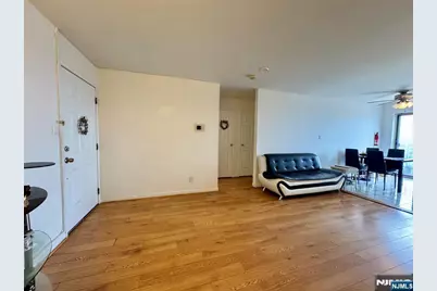 201 12th Street 21 #21, Palisades Park, NJ 07650 - Photo 5