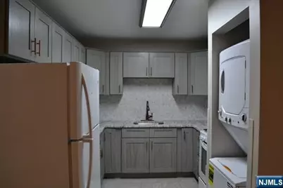 33 Henry Place B4 #B4, Hackensack, NJ 07601 - Photo 15