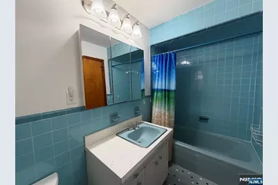 380 Gilbert Avenue 1 #1, Elmwood Park, NJ 07407 - Photo 5