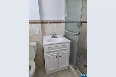 1624 John Street 2Fl #2FL, Fort Lee, NJ 07024 - Photo 7