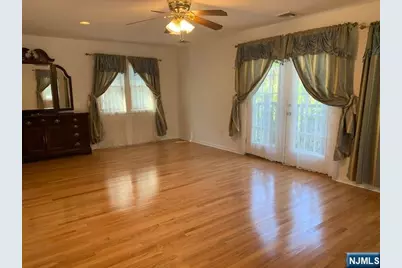 279 Slocum, Fort Lee, NJ 07024 - Photo 11