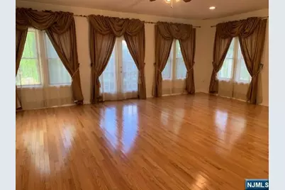 279 Slocum, Fort Lee, NJ 07024 - Photo 9