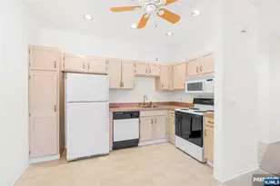 4 Richmond Road 215, West Milford, NJ 07480 - Photo 9