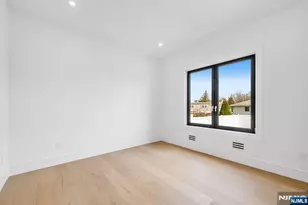 356 Bullard Ave, Paramus, NJ 07652 - Photo 23