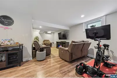 182 Carlson Place, Bergenfield, NJ 07621 - Photo 17