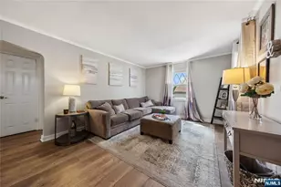 182 Carlson Pl, Bergenfield, NJ 07621 - Photo 3