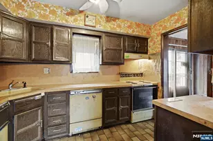 345 5th St, Ridgefield Park, NJ 07660 - Photo 15