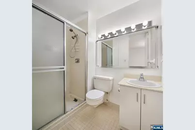 7004 Boulevard E 40G #40G, Guttenberg, NJ 07093 - Photo 11