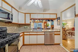 49 Quartz Ln, Paterson, NJ 07501 - Photo 11