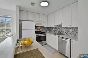 462 Cambridge Dr, Butler, NJ 07405 - Photo 11