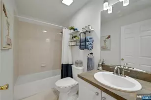 462 Cambridge Dr, Butler, NJ 07405 - Photo 13