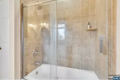 467 Summit Avenue, Hackensack, NJ 07601 - Photo 25