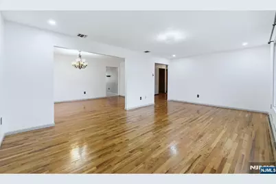 533 1st Street 2 Fl #2 FL, Carlstadt, NJ 07072 - Photo 3