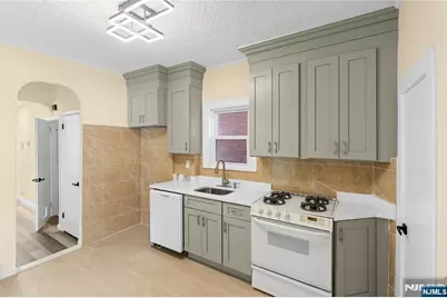 244 Lincoln Avenue, Cliffside Park, NJ 07010 - Photo 5