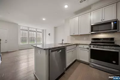 69 Arnold Drive 5810 #5810, Wood Ridge, NJ 07075 - Photo 15