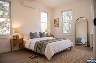 46 Garden Pl 2, Edgewater, NJ 07020 - Photo 1