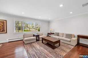 364 Knickerbocker Rd, Cresskill, NJ 07626 - Photo 9