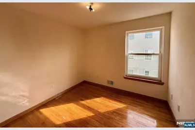 725 Jersey Street 1F #1F, Harrison, NJ 07029 - Photo 9