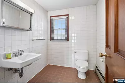 37 Park Avenue, Lyndhurst Township, NJ 07071 - Photo 19