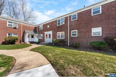 418 Esplanade 6 #6, Hackensack, NJ 07601 - Photo 1