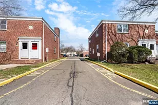 418 Esplanade 6, Hackensack, NJ 07601 - Photo 21