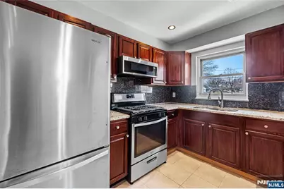 418 Esplanade 6 #6, Hackensack, NJ 07601 - Photo 5